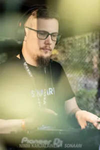 Sonaari 2026 · Perjantai · kuva 77 · Ninni Karjalainen